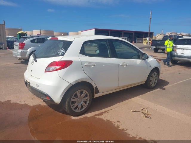 Mazda Mazda2 Sport 2014 JM1DE1KY3E0181601 Image 4