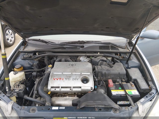 2004 Toyota Camry Le V6 მანქანა იყიდება აუქციონზე, vin: 4T1BF32K94U589468, აუქციონის ნომერი: 44985352