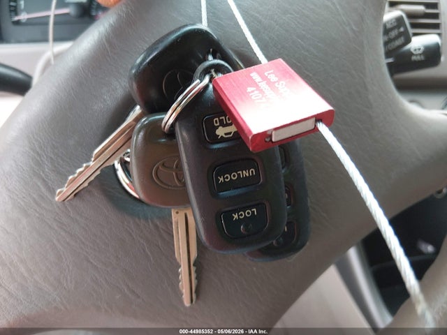 2004 Toyota Camry Le V6 მანქანა იყიდება აუქციონზე, vin: 4T1BF32K94U589468, აუქციონის ნომერი: 44985352