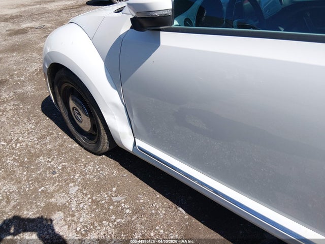 44985426 :رقم المزاد ، 3VWH17AT8EM635356 vin ، 2014 Volkswagen Beetle 1.8t مزاد بيع