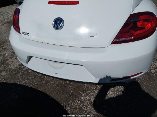 44985426 :رقم المزاد ، 3VWH17AT8EM635356 vin ، 2014 Volkswagen Beetle 1.8t مزاد بيع