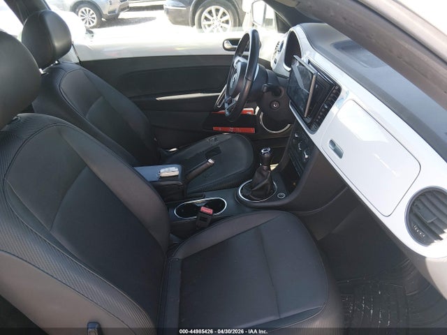 44985426 :رقم المزاد ، 3VWH17AT8EM635356 vin ، 2014 Volkswagen Beetle 1.8t مزاد بيع