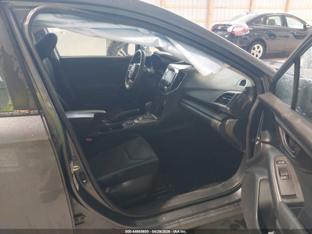 44985600 :رقم المزاد ، 4S3GTAA65J3748869 vin ، 2018 Subaru Impreza 2.0i مزاد بيع