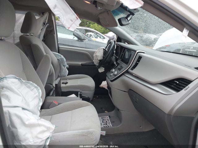Продажа на аукционе авто 2017 Toyota Sienna Le 8 Passenger, vin: 5TDKZ3DC2HS792309, номер лота: 44985702