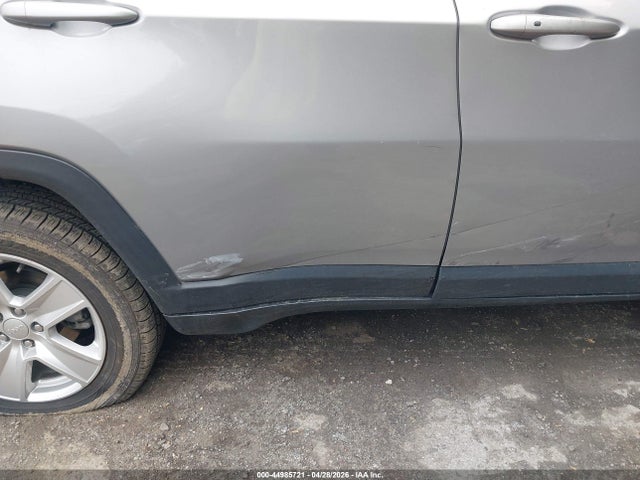 2022 Jeep Compass Latitude Fwd მანქანა იყიდება აუქციონზე, vin: 3C4NJCBB6NT137473, აუქციონის ნომერი: 44985721