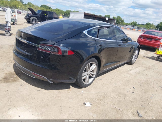 2015 Tesla Model S 60/70/85 მანქანა იყიდება აუქციონზე, vin: 5YJSA1H18FF094566, აუქციონის ნომერი: 44985726