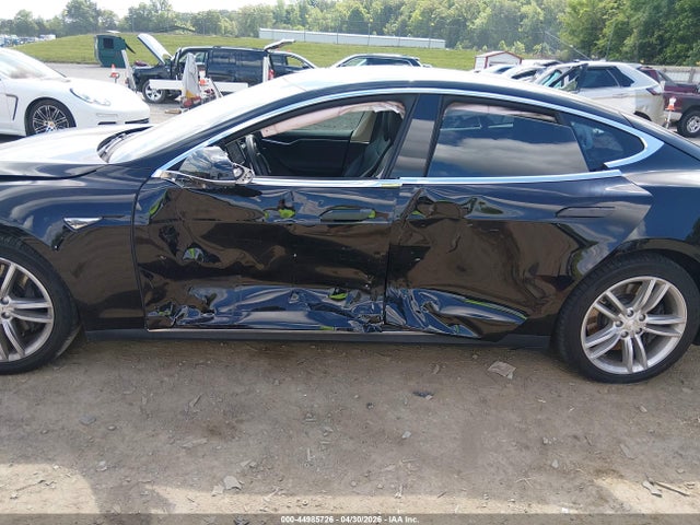 2015 Tesla Model S 60/70/85 მანქანა იყიდება აუქციონზე, vin: 5YJSA1H18FF094566, აუქციონის ნომერი: 44985726