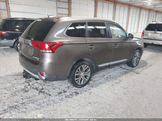 Продажа на аукционе авто 2017 Mitsubishi Outlander Se/sel, vin: JA4AZ3A36HZ050732, номер лота: 44985791
