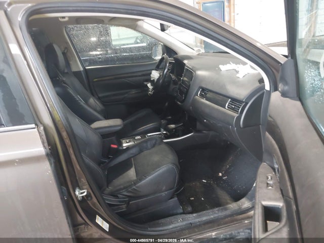 Продажа на аукционе авто 2017 Mitsubishi Outlander Se/sel, vin: JA4AZ3A36HZ050732, номер лота: 44985791