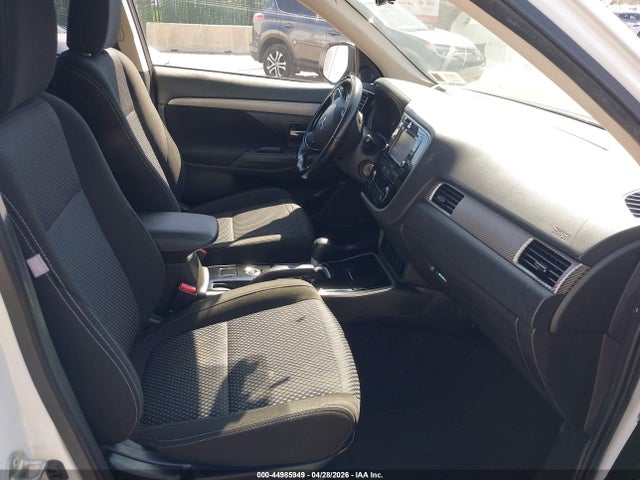 Продаж на аукціоні авто 2017 Mitsubishi Outlander Es, vin: JA4AZ2A3XHZ058245, номер лоту: 44985949