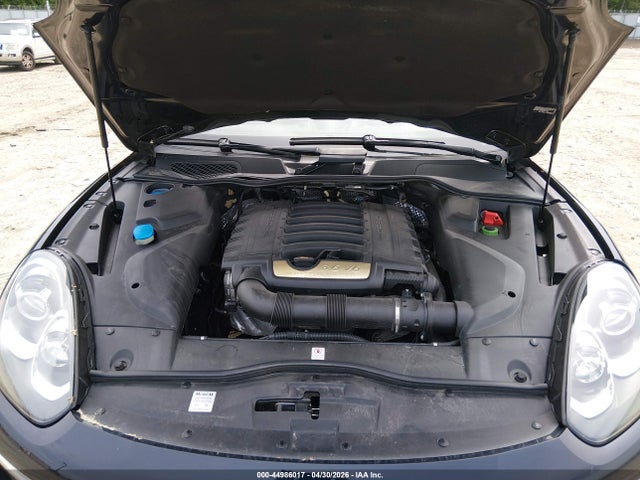 44986017 :رقم المزاد ، WP1AA2A28HKA85956 vin ، 2017 Porsche Cayenne مزاد بيع