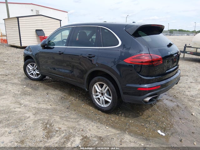 44986017 :رقم المزاد ، WP1AA2A28HKA85956 vin ، 2017 Porsche Cayenne مزاد بيع