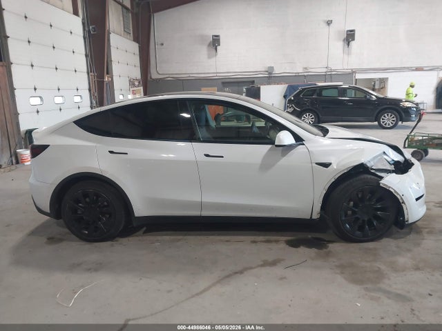 Продаж на аукціоні авто 2022 Tesla Model Y Long Range Dual Motor All-wheel Drive, vin: 7SAYGAEE5NF521395, номер лоту: 44986046