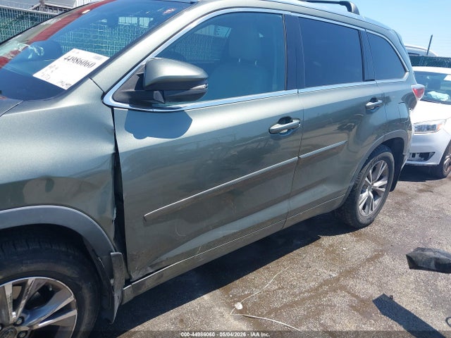 2015 Toyota Highlander Xle V6 მანქანა იყიდება აუქციონზე, vin: 5TDJKRFH2FS107721, აუქციონის ნომერი: 44986060