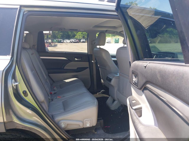 2015 Toyota Highlander Xle V6 მანქანა იყიდება აუქციონზე, vin: 5TDJKRFH2FS107721, აუქციონის ნომერი: 44986060