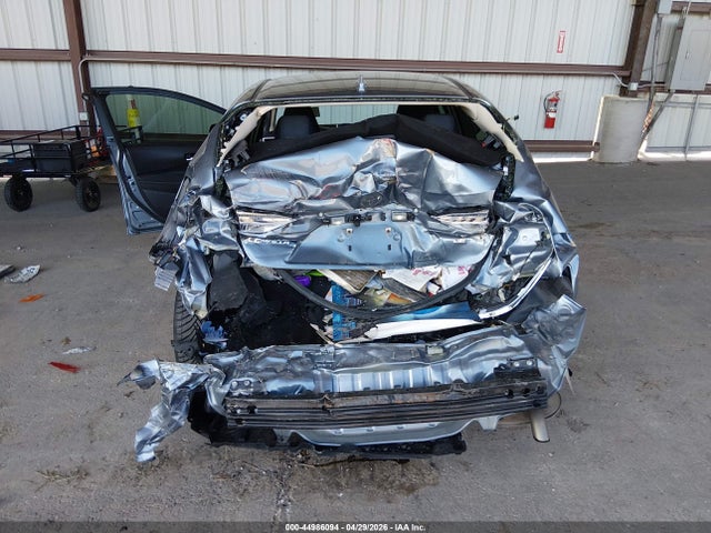 JTDEPRAE8LJ105593 Toyota COROLLA LE