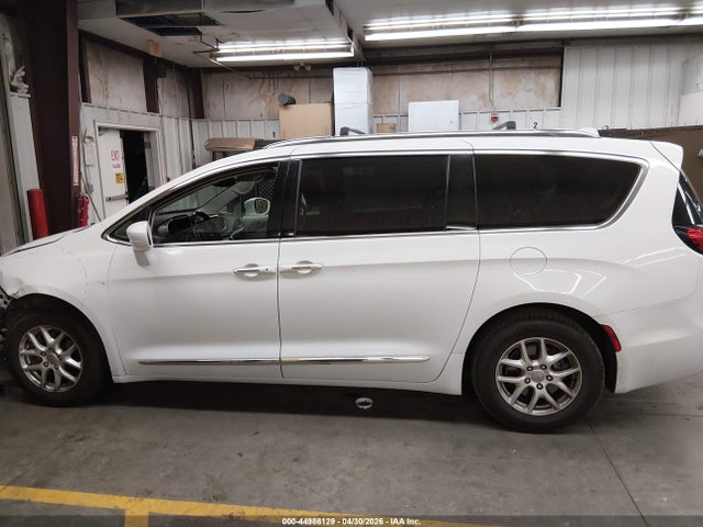 Продажа на аукционе авто 2020 Chrysler Pacifica Touring L, vin: 2C4RC1BG8LR280727, номер лота: 44986129