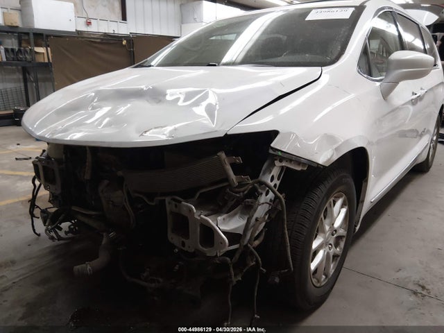 Продажа на аукционе авто 2020 Chrysler Pacifica Touring L, vin: 2C4RC1BG8LR280727, номер лота: 44986129