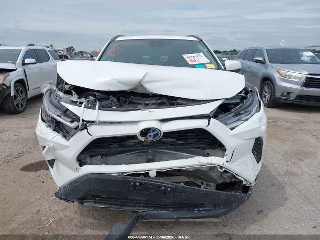 44986174 :رقم المزاد ، 4T3RWRFV8NU050242 vin ، 2022 Toyota Rav4 Hybrid Xle مزاد بيع