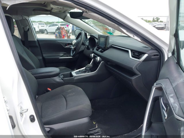 44986174 :رقم المزاد ، 4T3RWRFV8NU050242 vin ، 2022 Toyota Rav4 Hybrid Xle مزاد بيع