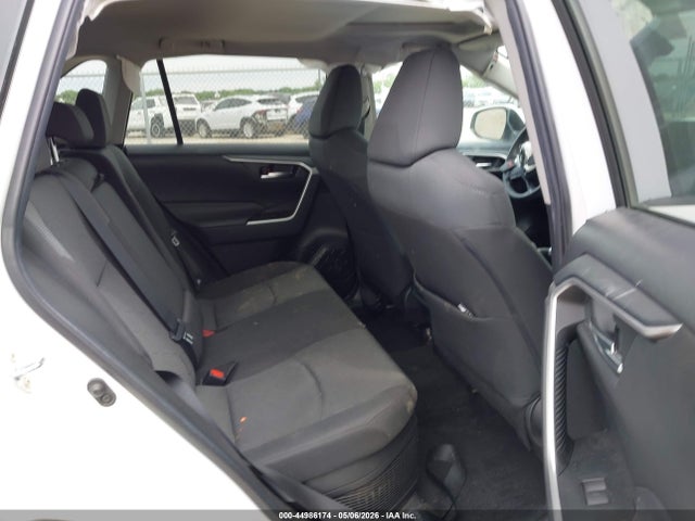 44986174 :رقم المزاد ، 4T3RWRFV8NU050242 vin ، 2022 Toyota Rav4 Hybrid Xle مزاد بيع