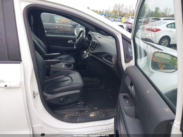 2018 Chrysler Pacifica Touring L Plus მანქანა იყიდება აუქციონზე, vin: 2C4RC1EG7JR351635, აუქციონის ნომერი: 44986225