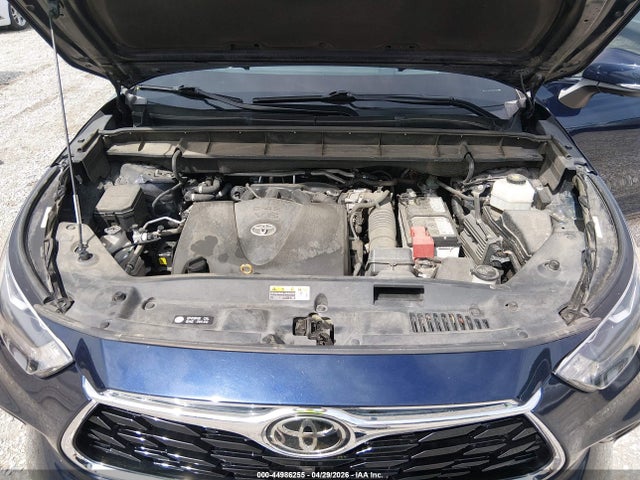 2022 Toyota Highlander Platinum მანქანა იყიდება აუქციონზე, vin: 5TDFZRBH5NS229706, აუქციონის ნომერი: 44986255