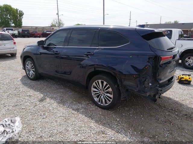 2022 Toyota Highlander Platinum მანქანა იყიდება აუქციონზე, vin: 5TDFZRBH5NS229706, აუქციონის ნომერი: 44986255