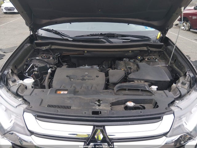 Продаж на аукціоні авто 2018 Mitsubishi Outlander Es/le/se/sel, vin: JA4AZ3A30JZ068228, номер лоту: 44986376
