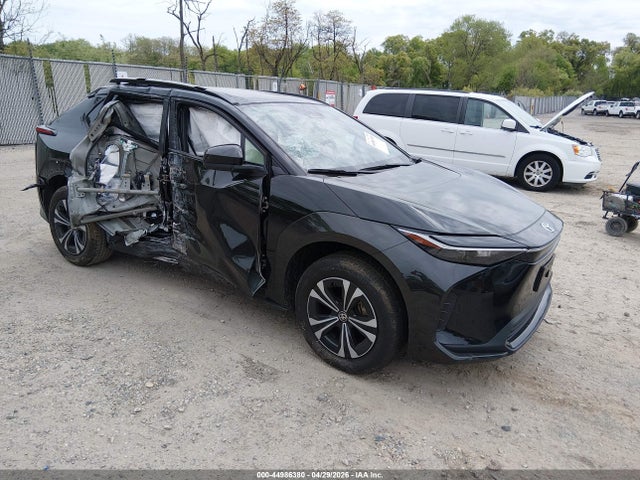 Toyota BZ4X XLE 2025 JTMAAAAA7SA072020 главное изображение