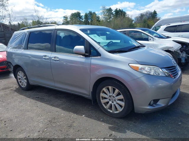 5TDDZ3DC7HS163136 Toyota Sienna Xle Premium 7 Passenger