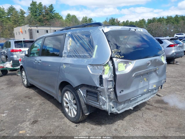 5TDDZ3DC7HS163136 Toyota Sienna Xle Premium 7 Passenger