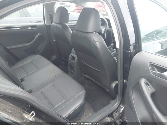2017 Volkswagen Jetta 1.8t Sel/1.8t Sel Premium მანქანა იყიდება აუქციონზე, vin: 3VWL17AJ0HM399900, აუქციონის ნომერი: 44986476