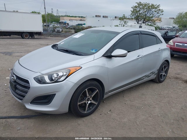 Hyundai ELANTRA GT 2016 KMHD35LH8GU286833 Image 2
