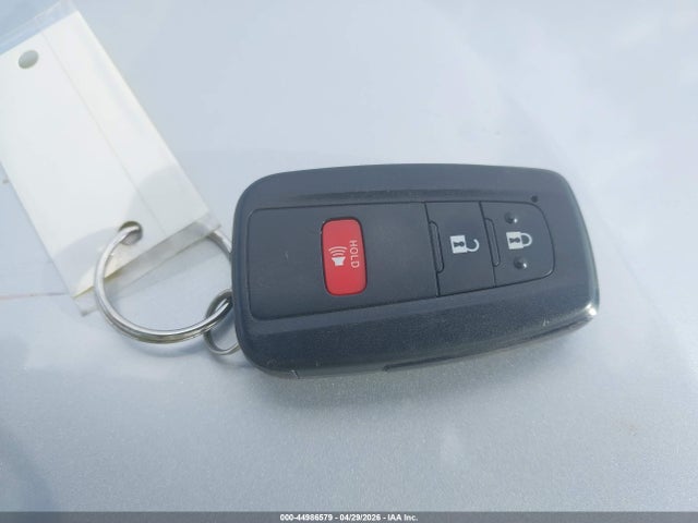 JTND4MBE4N3170742 Toyota COROLLA SE