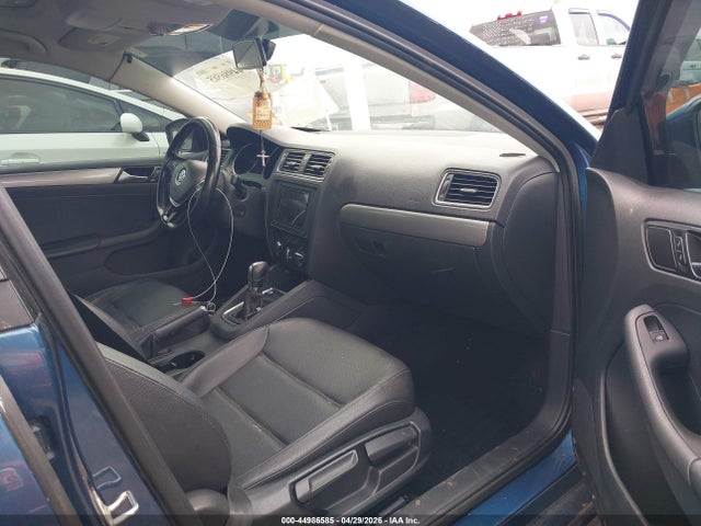 Продажа на аукционе авто 2017 Volkswagen Jetta 1.4t Se, vin: 3VWDB7AJ2HM317702, номер лота: 44986585