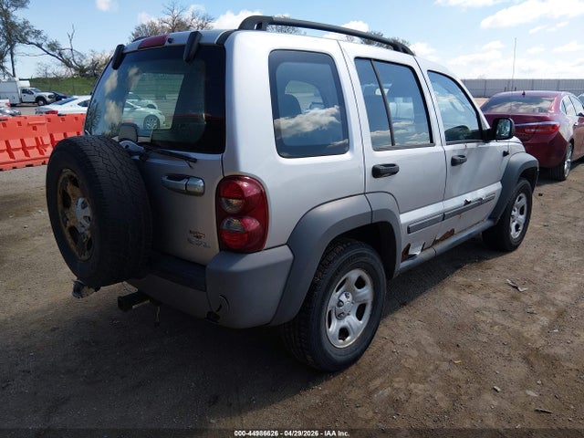 44986626 :رقم المزاد ، 1J4GL48K85W545400 vin ، 2005 Jeep Liberty Sport مزاد بيع
