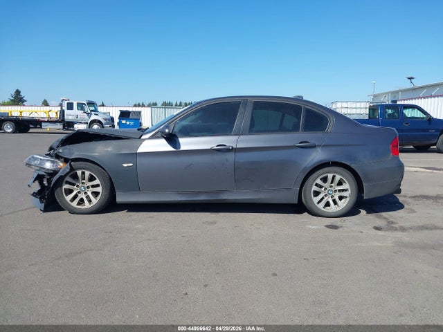 2006 Bmw 325i მანქანა იყიდება აუქციონზე, vin: WBAVB13506KX50358, აუქციონის ნომერი: 44986642