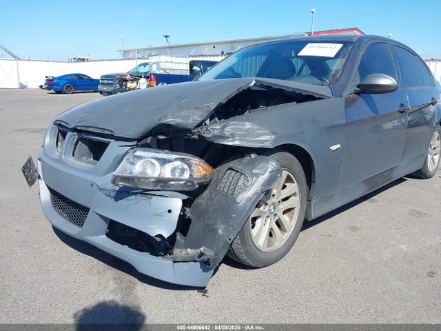 2006 Bmw 325i მანქანა იყიდება აუქციონზე, vin: WBAVB13506KX50358, აუქციონის ნომერი: 44986642