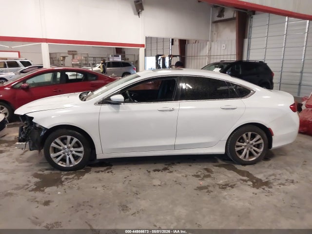 2015 Chrysler 200 Limited მანქანა იყიდება აუქციონზე, vin: 1C3CCCAB5FN649279, აუქციონის ნომერი: 44986673