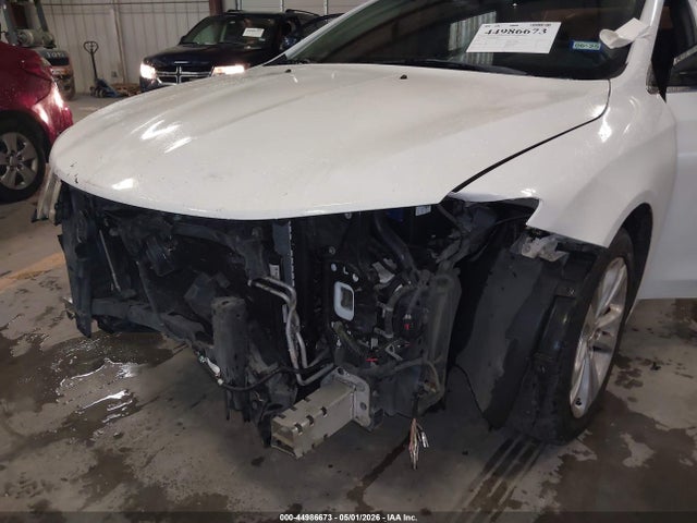 2015 Chrysler 200 Limited მანქანა იყიდება აუქციონზე, vin: 1C3CCCAB5FN649279, აუქციონის ნომერი: 44986673
