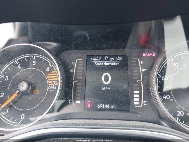 44986688 :رقم المزاد ، 1C4PJLCB5KD438910 vin ، 2019 Jeep Cherokee Latitude Fwd مزاد بيع