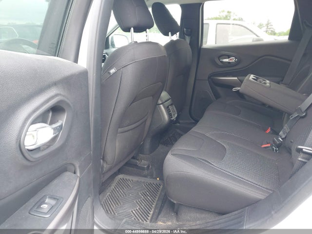 44986688 :رقم المزاد ، 1C4PJLCB5KD438910 vin ، 2019 Jeep Cherokee Latitude Fwd مزاد بيع