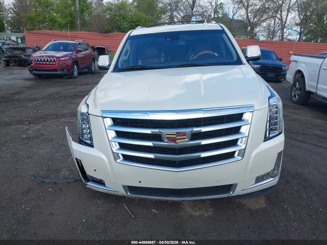 Продажа на аукционе авто 2015 Cadillac Escalade Esv Premium, vin: 1GYS4TKJ2FR719835, номер лота: 44986697
