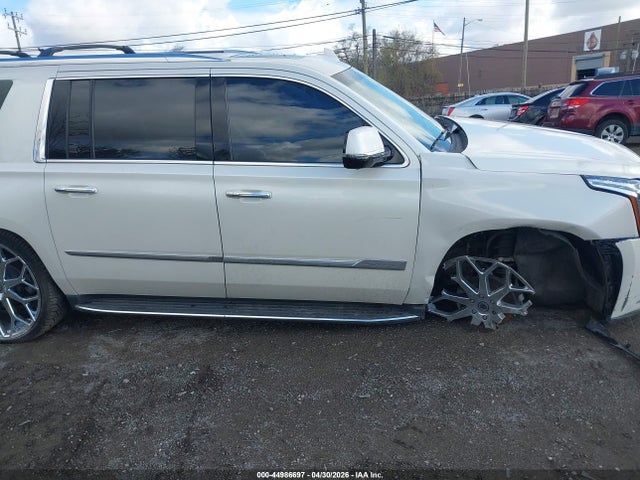 Продажа на аукционе авто 2015 Cadillac Escalade Esv Premium, vin: 1GYS4TKJ2FR719835, номер лота: 44986697