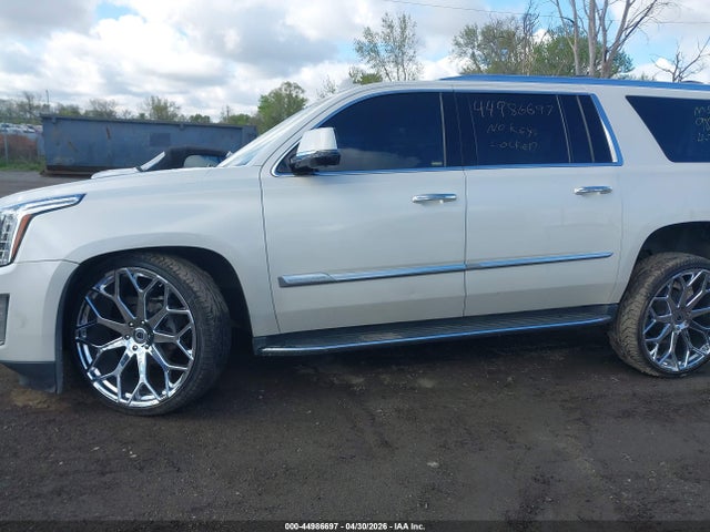 Продажа на аукционе авто 2015 Cadillac Escalade Esv Premium, vin: 1GYS4TKJ2FR719835, номер лота: 44986697