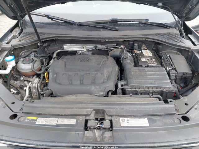 44986725 :رقم المزاد ، 3VV2B7AX8JM060924 vin ، 2018 Volkswagen Tiguan 2.0t Se/2.0t Sel مزاد بيع