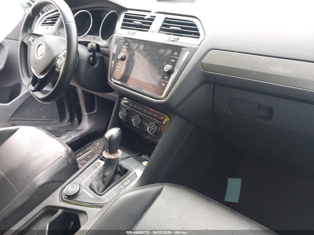 44986725 :رقم المزاد ، 3VV2B7AX8JM060924 vin ، 2018 Volkswagen Tiguan 2.0t Se/2.0t Sel مزاد بيع