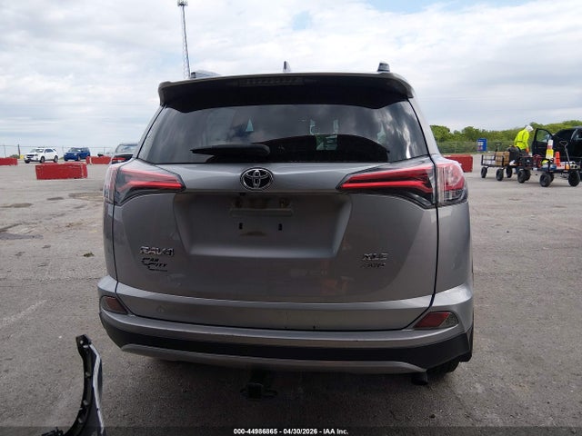 Toyota Rav4 Xle 2018 2T3RFREV4JW708442 Image 17