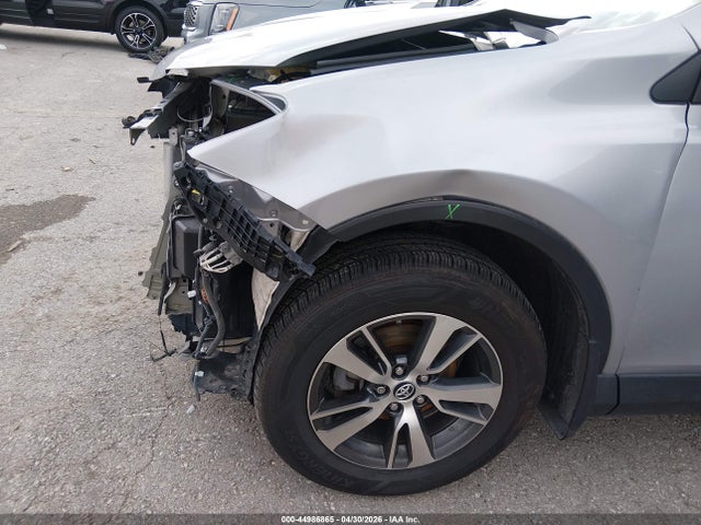 Toyota Rav4 Xle 2018 2T3RFREV4JW708442 Image 18